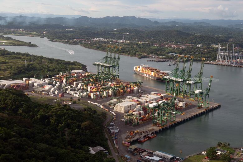 Estados Unidos vuelve a entrenar en la antigua base de ‘Sherman’ en Panamá y Hosley visitó buque en ‘Rodman’