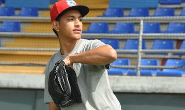 Panameño Severino González, feliz con su primera experiencia en Grandes Ligas