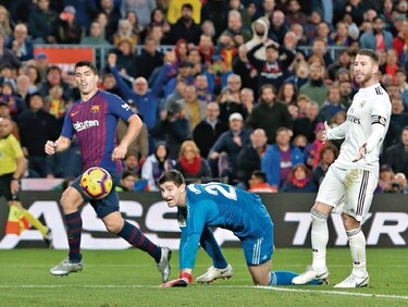 Un Madrid–Barça cargado de fútbol y política