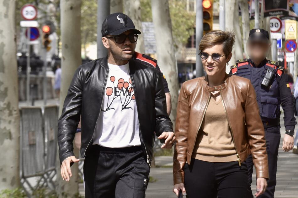 Dani Alves confirma, con una sonrisa, su reconciliación con su esposa Joana Sanz