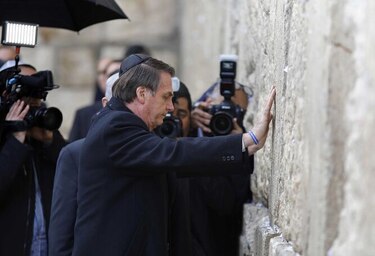 Bolsonaro visita el Muro de los Lamentos junto a Netanyahu