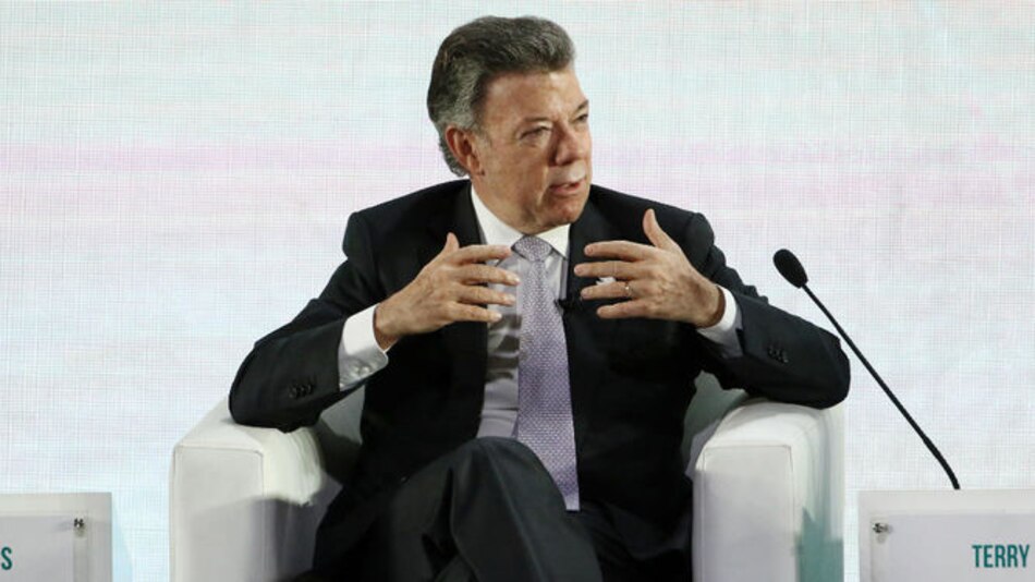 Santos pide a las FARC cumplir con la fecha tope para firmar la paz