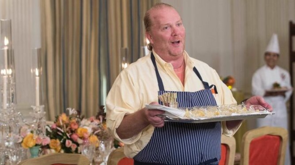 Acusado de agresión sexual, el chef Mario Batali vende sus restaurantes