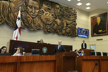 Presupuesto 2027 pasa a tercer debate; diputados aprueban nuevas excepciones a la ley de contrataciones