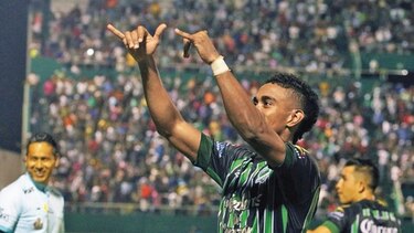 Bárcenas se luce en la final de Ascenso y Gaby Torres anota su octavo en Chile