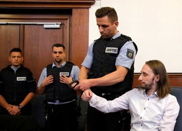 Sentencian a 14 años de prisión al atacante de bus del Dortmund
