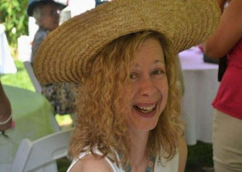 El entorno de la madre del autor de la masacre de Newtown sale en su defensa