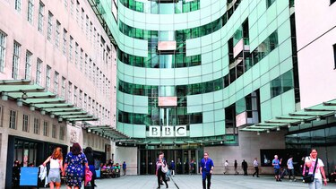 Piden igualar salarios en BBC