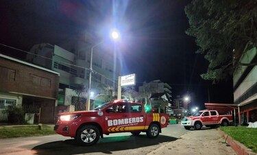 Un edificio de 10 pisos se desploma en una ciudad argentina y buscan a personas atrapadas