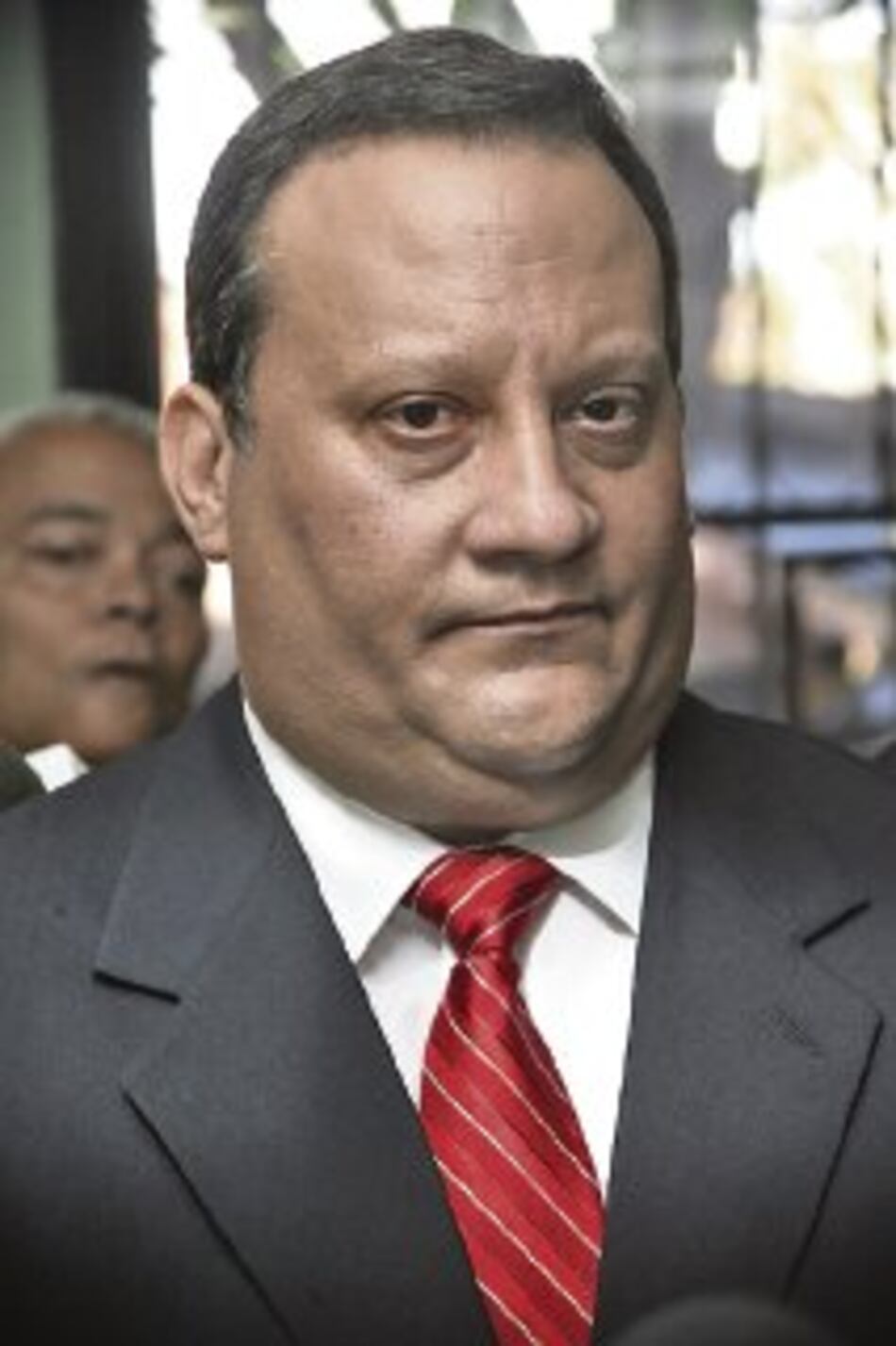 Sobreseen a Jácome por diplomas falsos