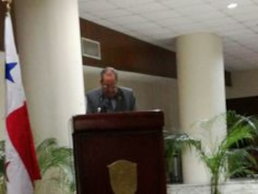 Contraloría refrenda fondos para la Comisión 20 de Diciembre