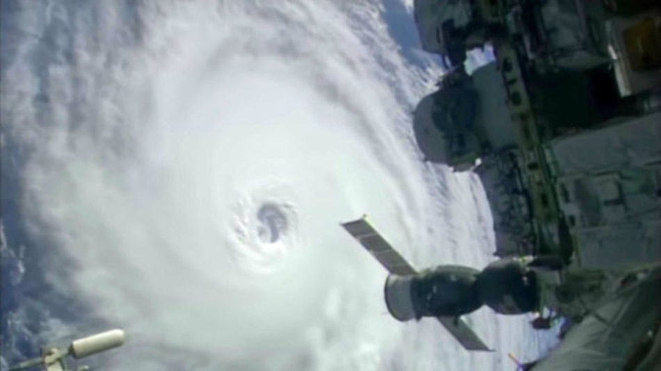 Madeline se degrada a tormenta tropical a su paso por Hawái