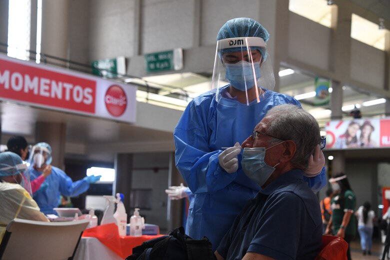 Minsa reporta 7 defunciones por Covid-19 y 581 casos positivos nuevos; Rt baja a 1.10