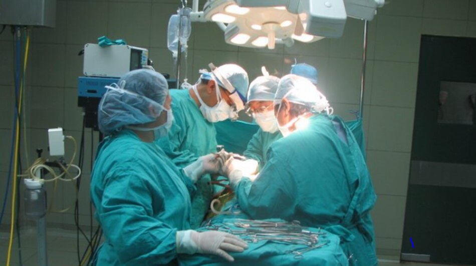 Falta de catéteres afecta los trasplantes de riñón