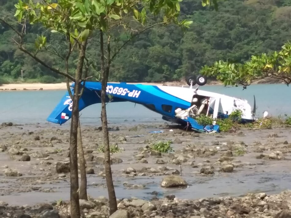Cae avioneta en el área de Farfán
