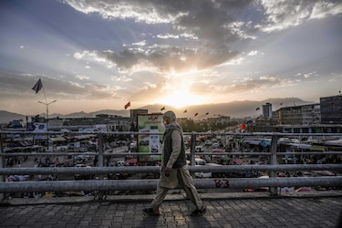 ONU cifra en 120 las personas muertas o heridas en explosiones en Kabul en los últimos días