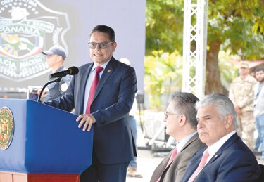 Por razones humanitarias, Panamá otorgará permisos temporales a 112 migrantes que se encuentran en Darién