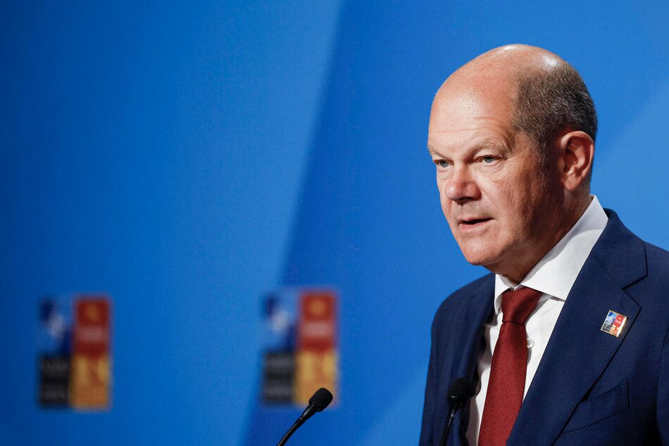 Canciller alemán inicia su visita a Argentina con una ofrenda floral a San Martín