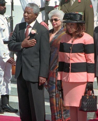 Nombran a hija de Mandela embajadora de Sudáfrica ante Argentina