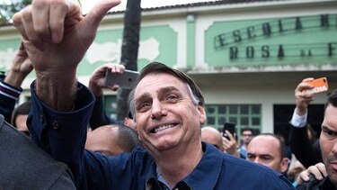 Ultraderechista Bolsonaro gana primera ronda en Brasil