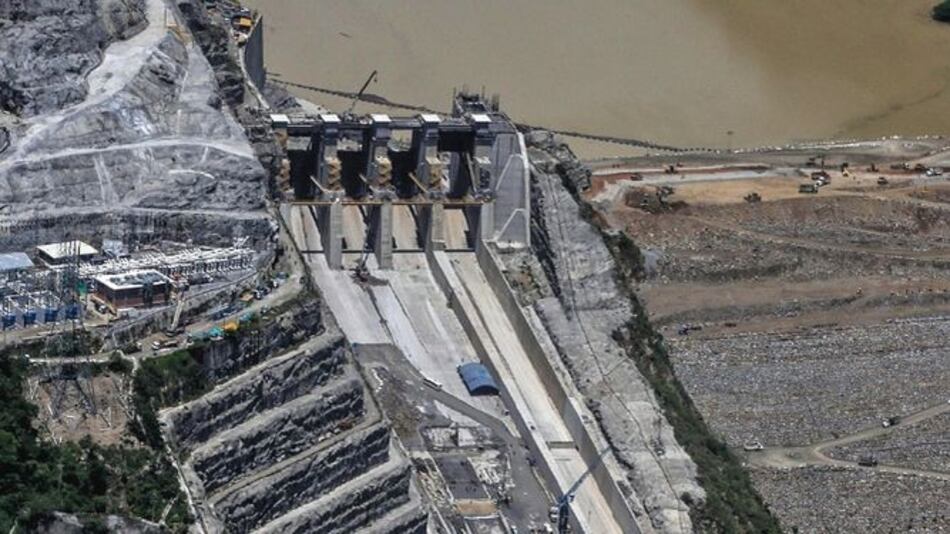 Lluvias aumentan riesgo de colapso de hidroeléctrica