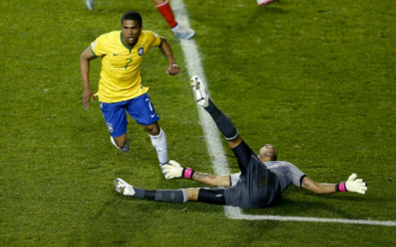 Brasil logra agónico triunfo 2-1 ante Perú en su debut en la Copa América