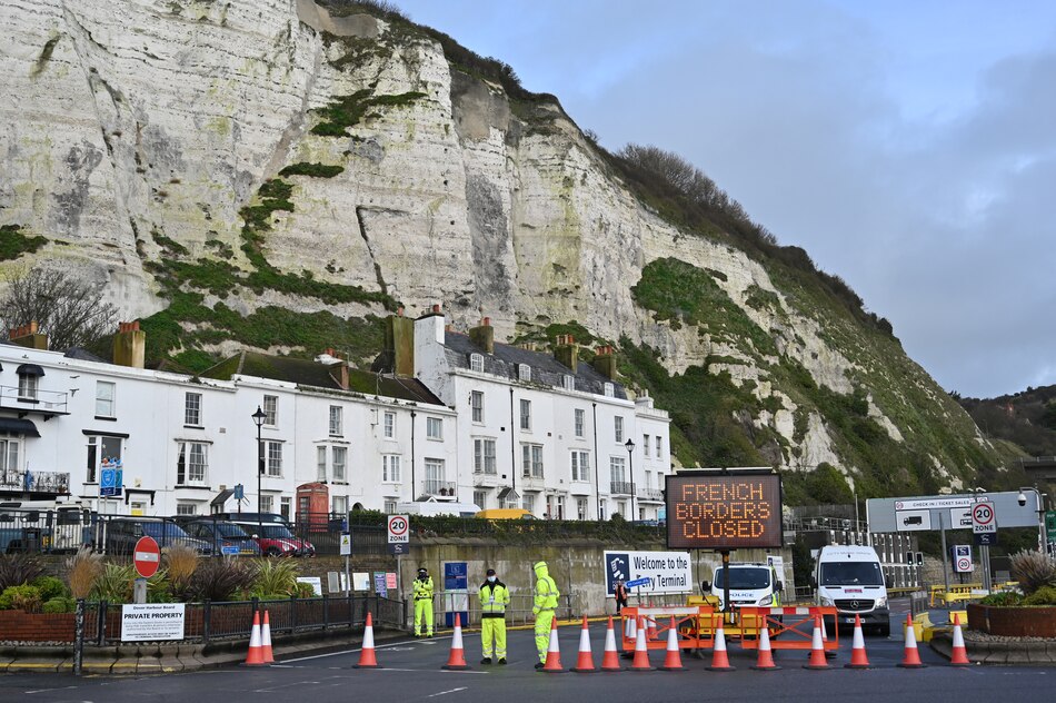 Europa trata de evitar el caos en plena temporada navideña ante nueva cepa del coronavirus