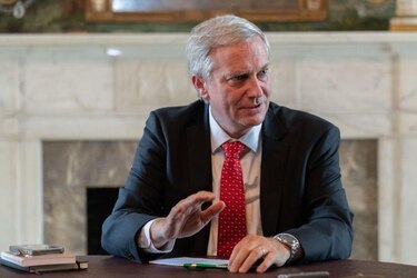 Quién es Jeannette Jara, la comunista que obtuvo un histórico triunfo en las primarias de Chile y será candidata de la izquierda para suceder a Boric