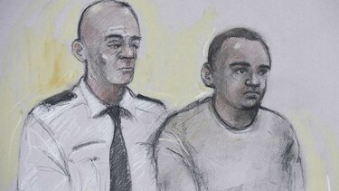 El sospechoso de apuñalar a seis personas en Londres seguirá detenido