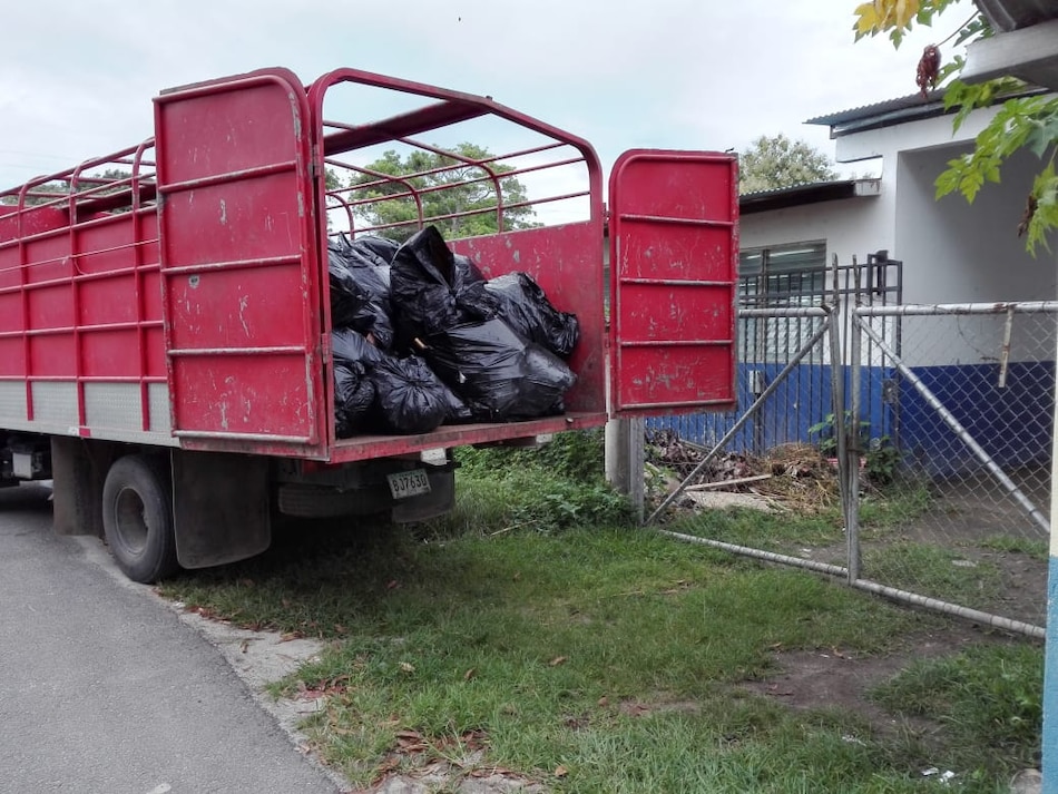 Escuelas dicen adiós a los huecos que utilizaban para quemar basura