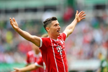 Bayern Múnich vence al Bremen con doblete de Lewandowski
