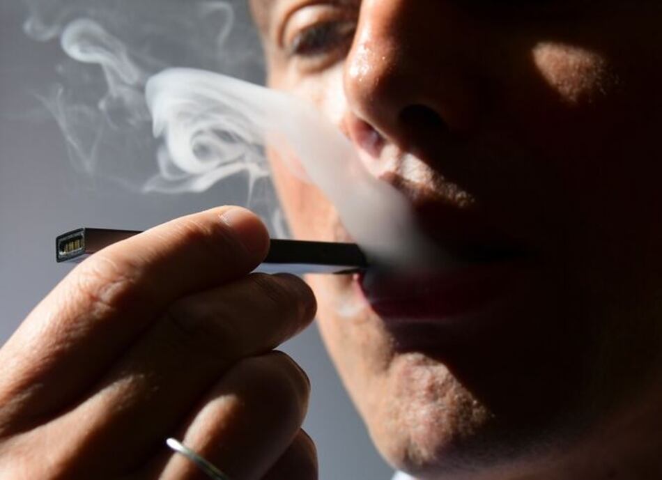 Nueva York demanda a empresa de cigarrillos electrónicos Juul