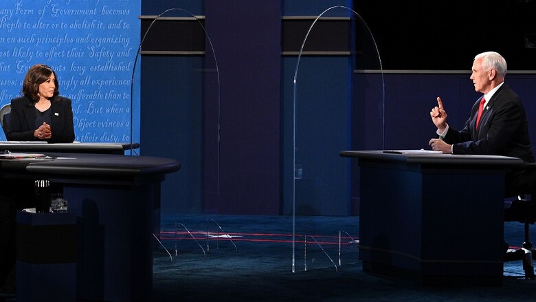 Mike Pence y Kamala Harris se enfrentan en un debate, con el contagio de Trump presente