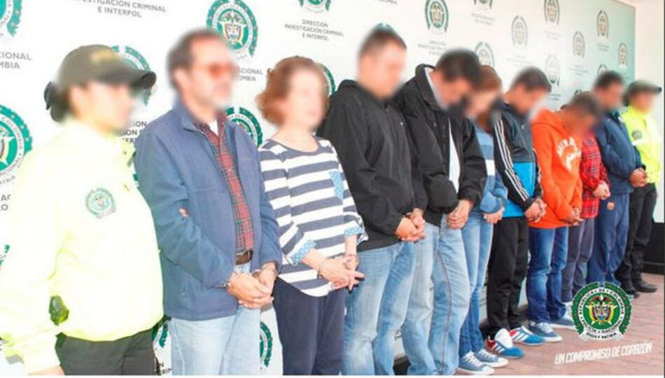 Desmantelan red de lavado de dinero; varias aeromozas detenidas