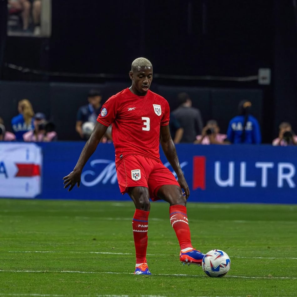 Mano de Coto Córdoba acaba en espaldarazo de Christiansen y confusión de identidad en redes sociales