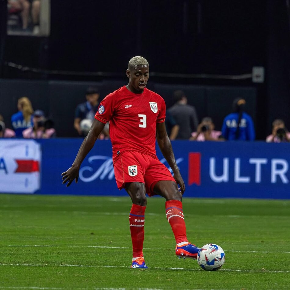 Mano de Coto Córdoba acaba en espaldarazo de Christiansen y confusión de identidad en redes sociales