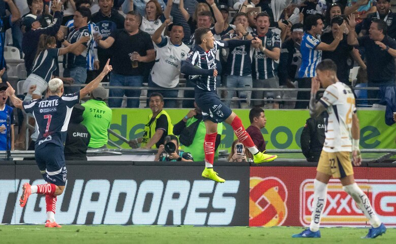 Rayados se impone a Pumas; Adalberto Carrasquilla salió lesionado