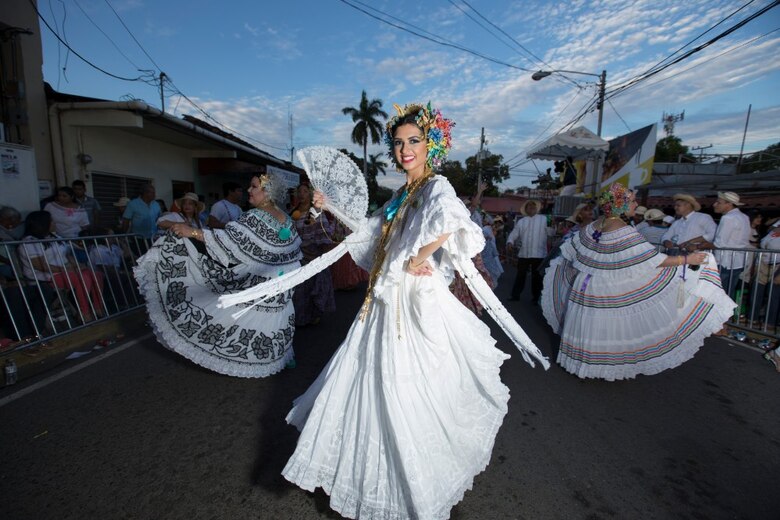 Lugares para conocer durante el desfile de las Mil Polleras