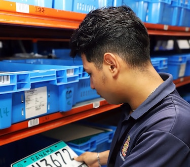 Placas y calcomanías del mes de octubre ya están disponibles, informa la Alcaldía de Panamá