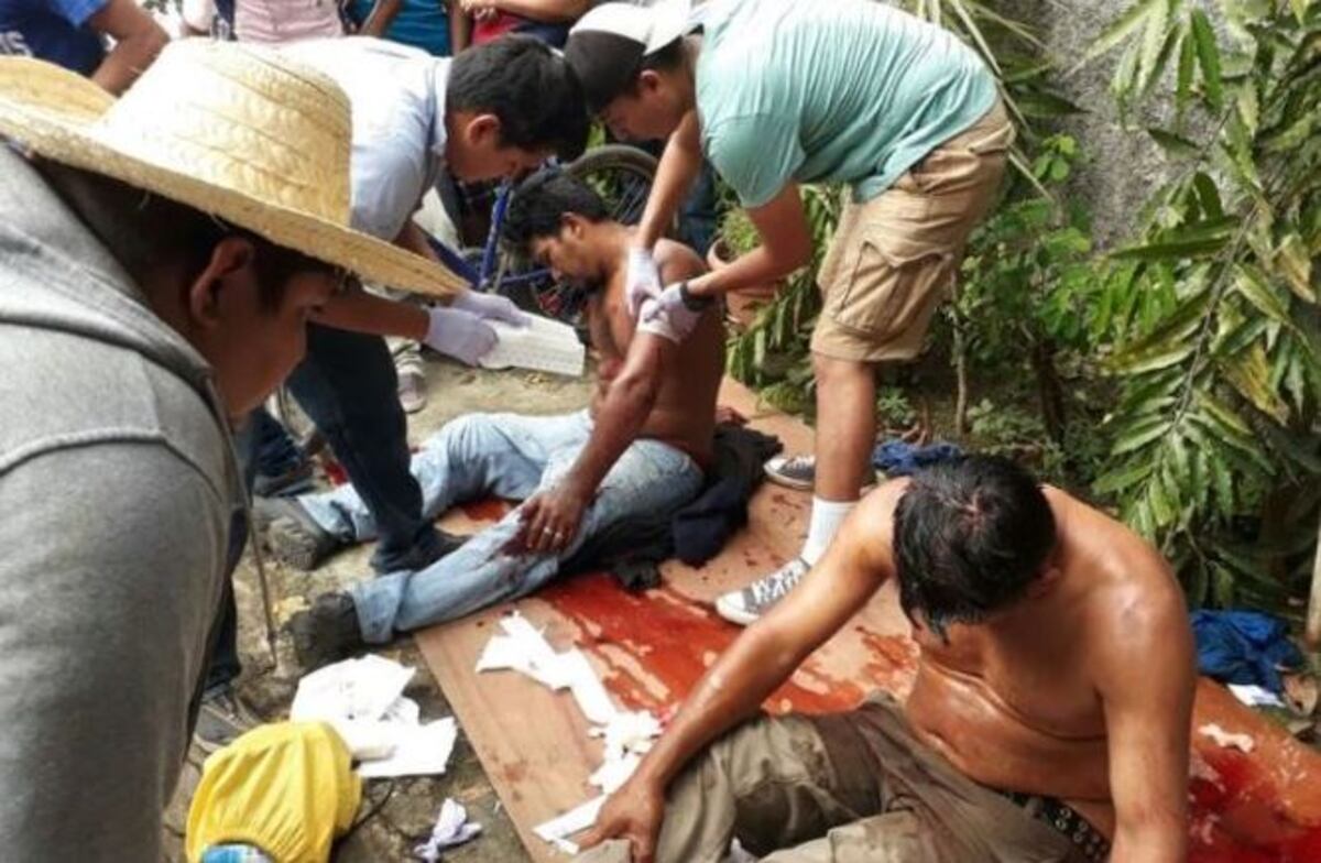 Los heridos son atendidos en la casa cural de la parroquia San Miguel en Masaya.