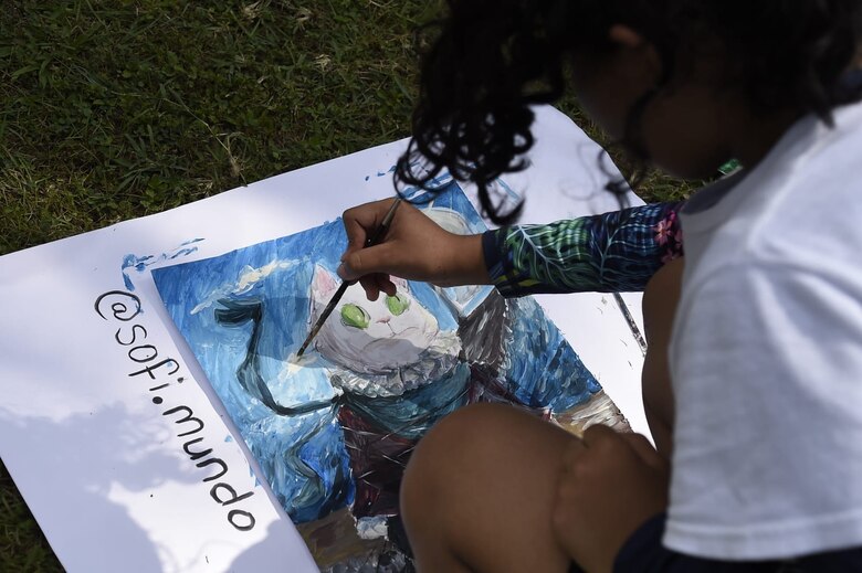 Unos 5 mil niños rinden homenaje a Botero en mega taller de pintura de la Fundación Olga Sinclair