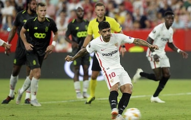 Sevilla regresa a la Liga Europa con goleada