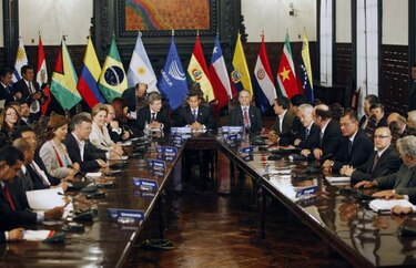 Sudamérica apoya triunfo electoral de Maduro, pero pide diálogo en Venezuela