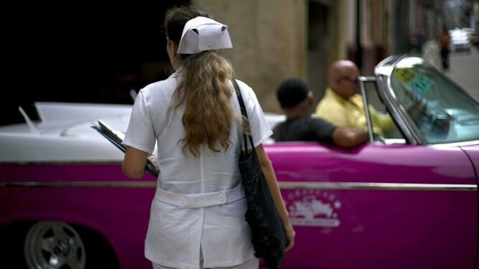 Cuba dice que reducirá importaciones por la crisis de liquidez