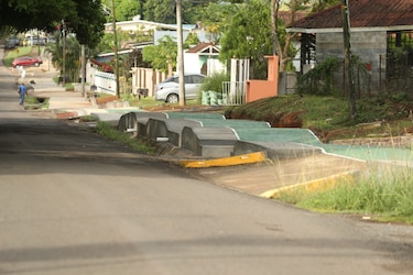 Avanza la ciclovía en La Chorrera, pero llueven las críticas por su diseño
