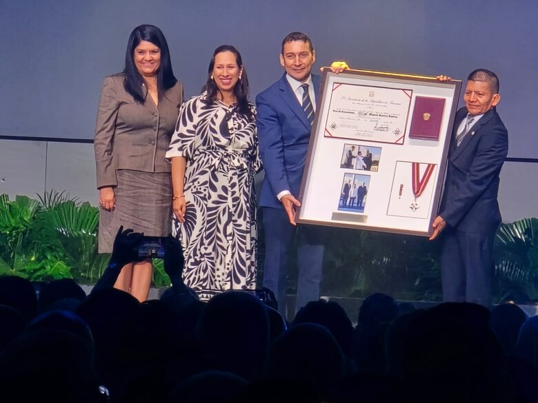 111 años del Canal: un libro repasa 25 años de gestión panameña