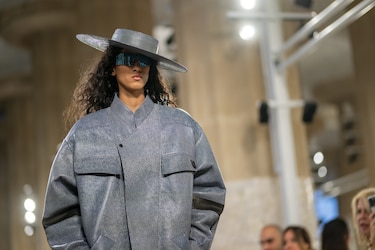 Fotos: El Park Güell de Barcelona acoge hoy el desfile de la colección Crucero 2025 de Louis Vuitton