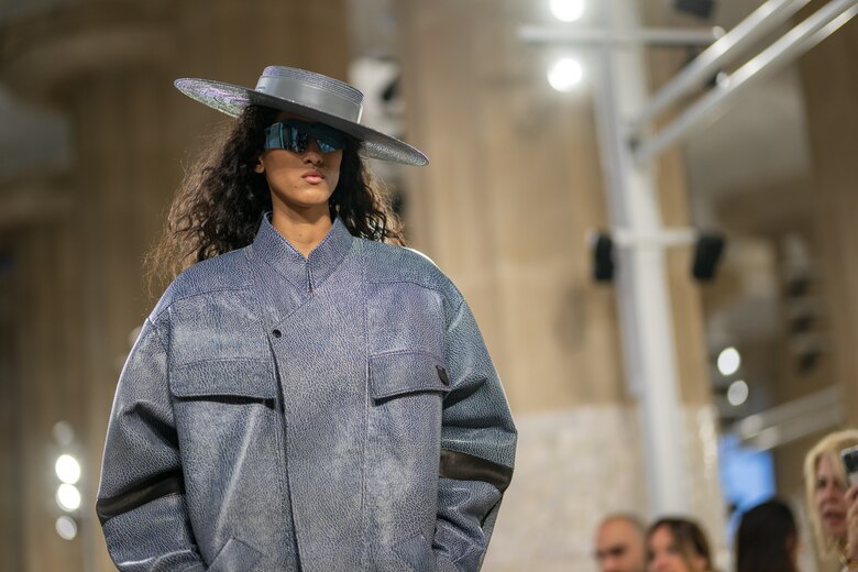 Fotos: El Park Güell de Barcelona acoge hoy el desfile de la colección Crucero 2025 de Louis Vuitton