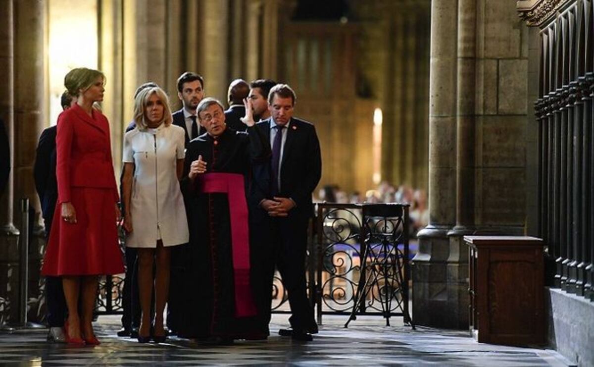 Melania Trump visita la catedral de Notre-Dame con Brigitte Macron