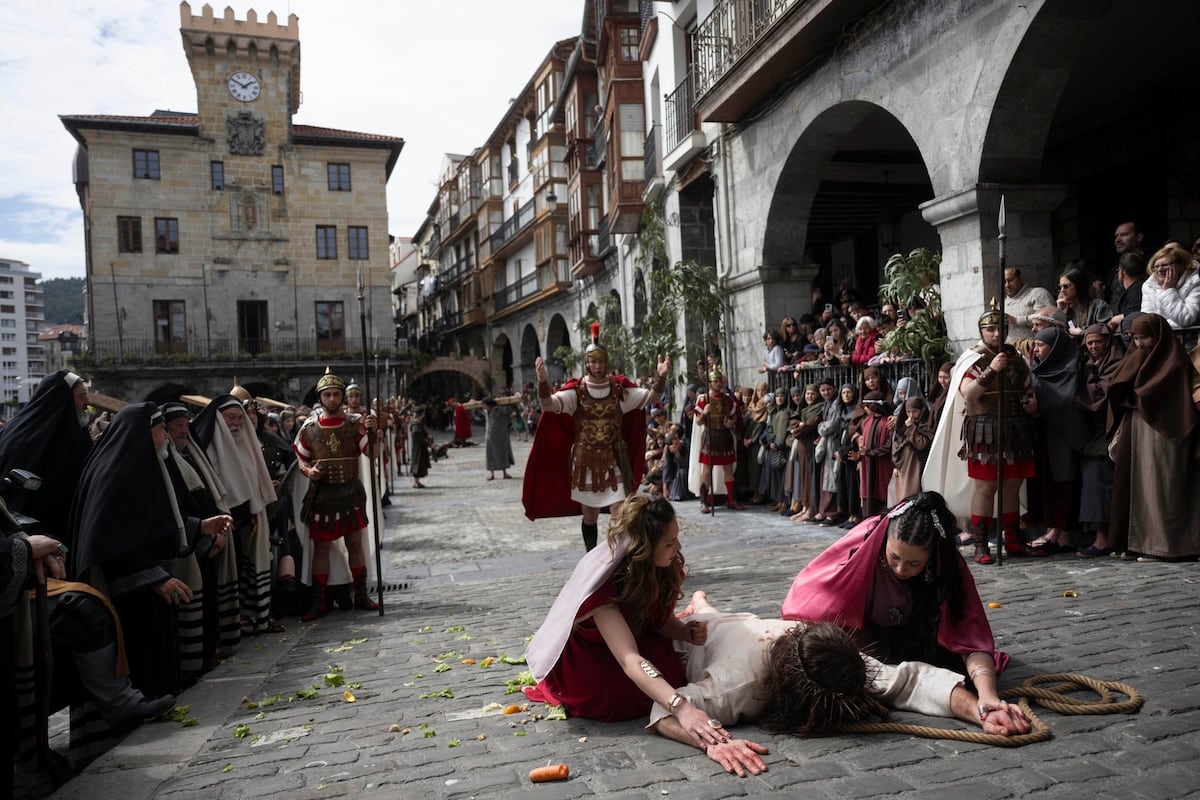 Imágenes del Viernes Santo en algunas ciudades del mundo